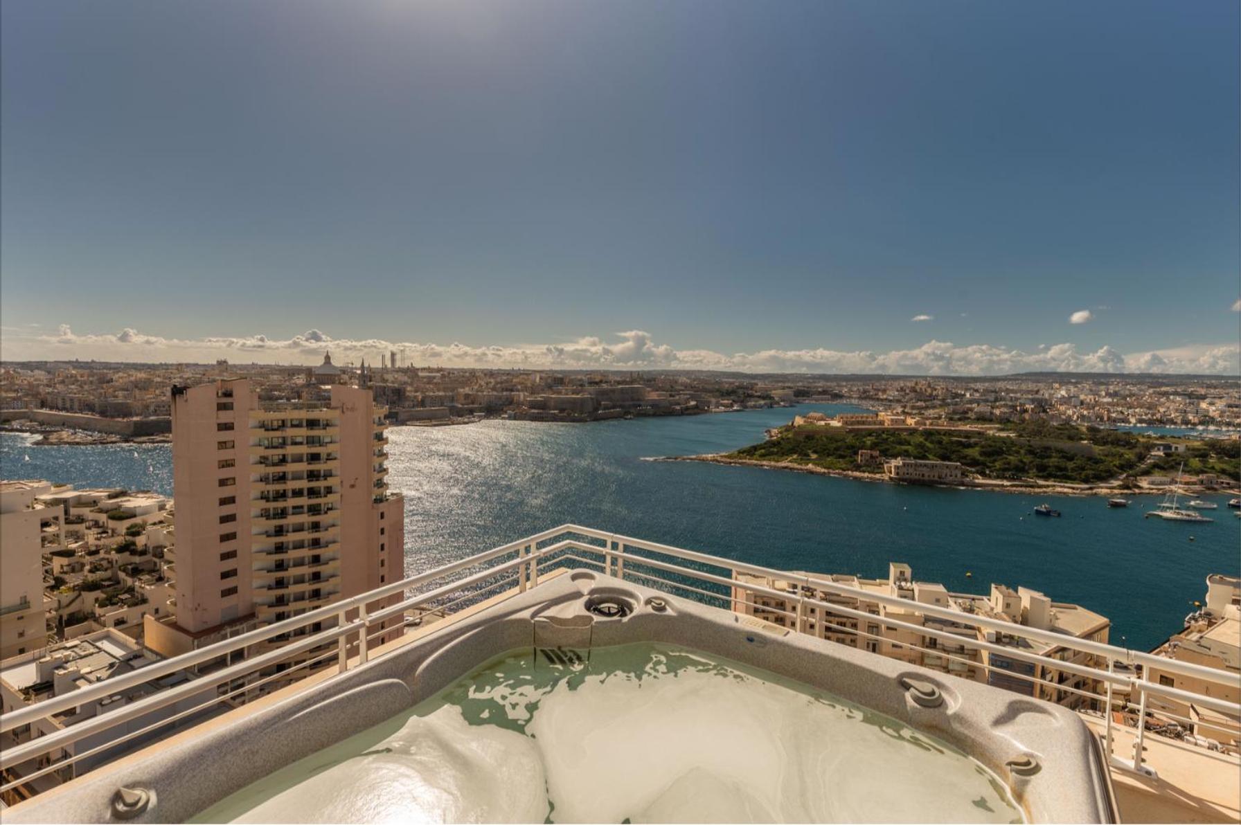 Malta - Panoramic Penthouse * Sliema