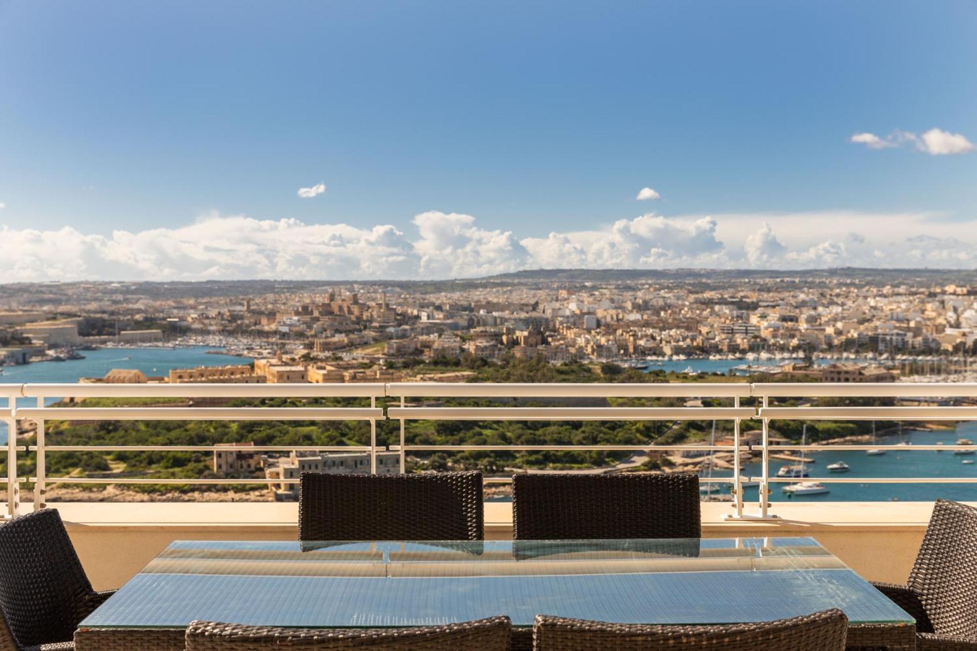 Malta - Panoramic Penthouse Apartament Sliema