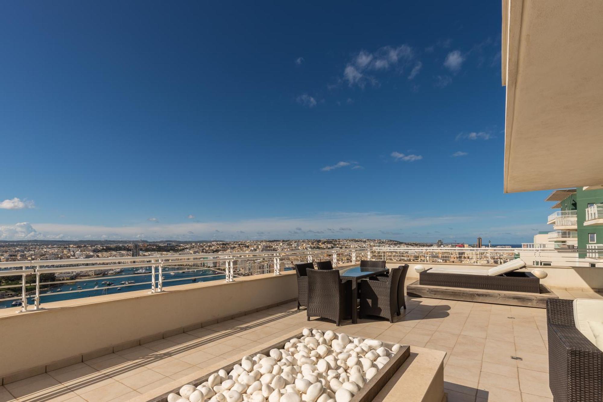Malta - Panoramic Penthouse Apartament Sliema