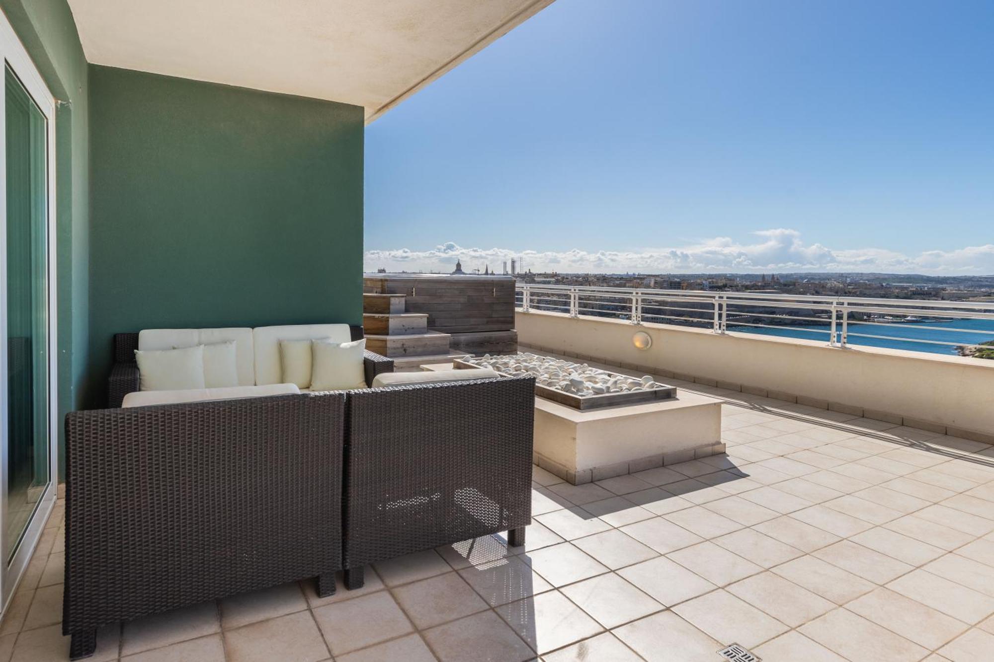 Malta - Panoramic Penthouse *
