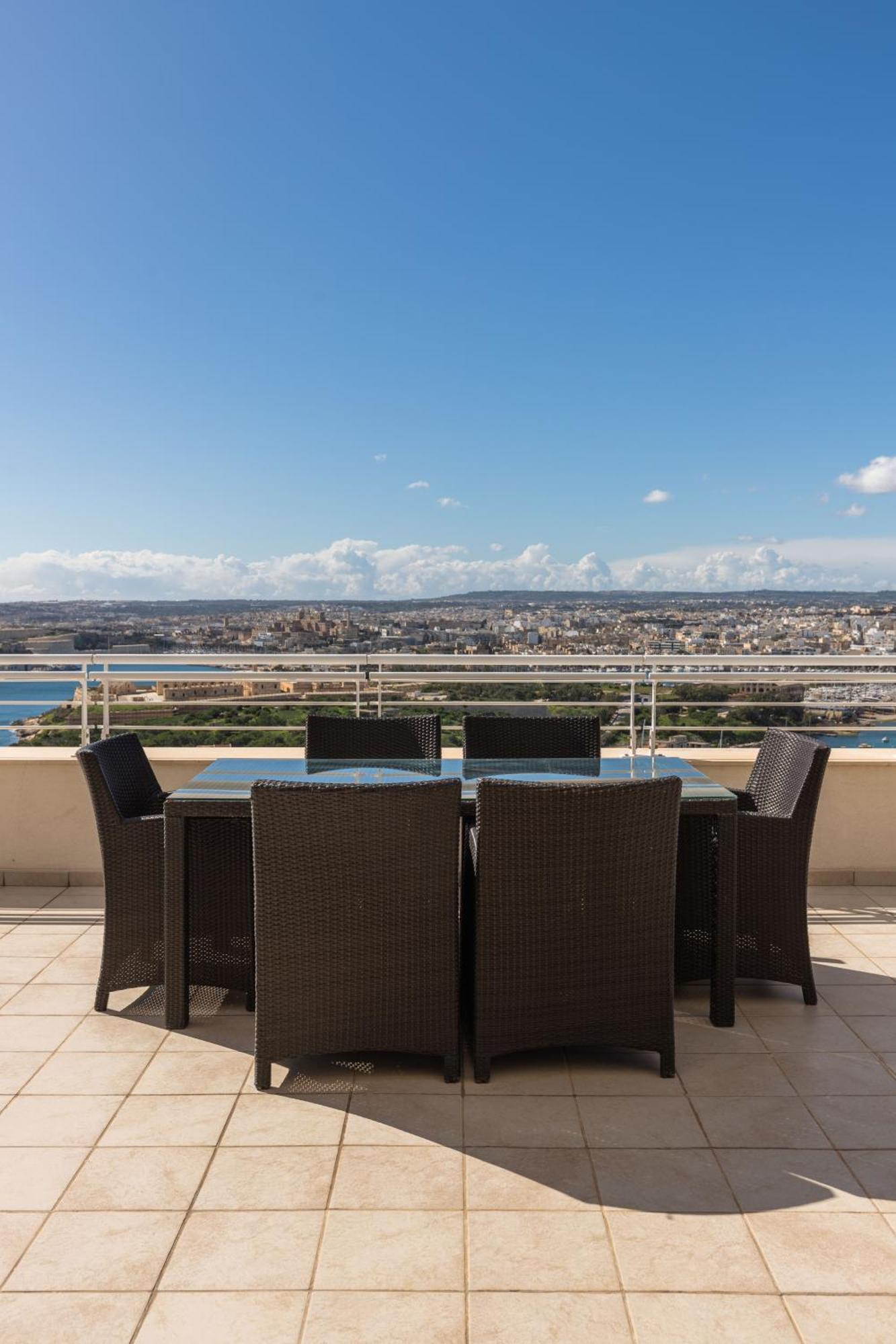 Malta - Panoramic Penthouse Apartament Sliema